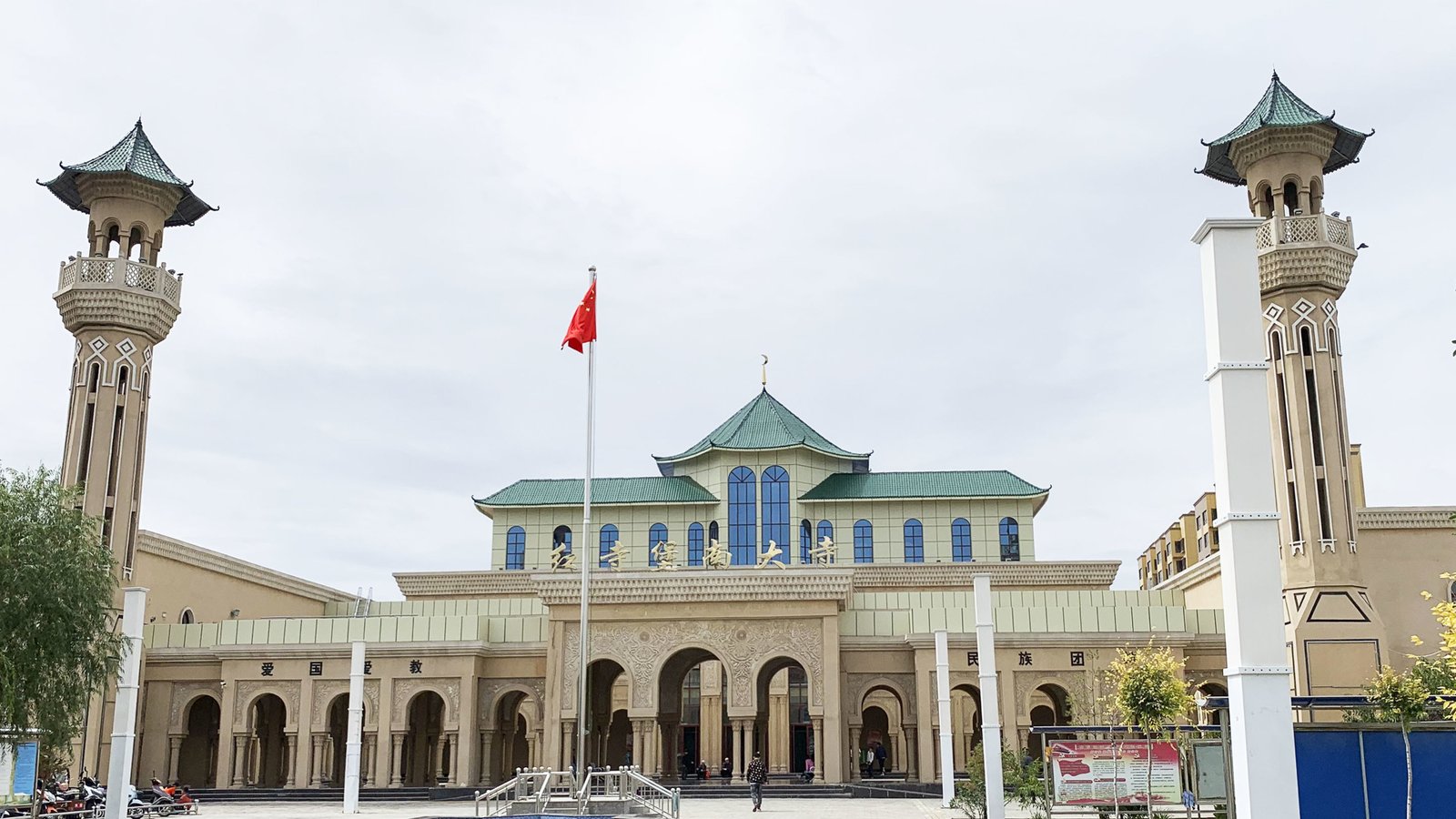 Wuzhong: Into the Hui Village — Bread, Belonging & the Local Mosque